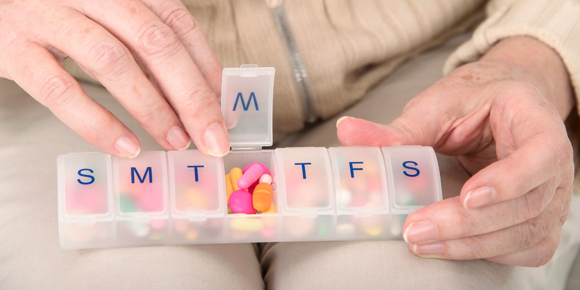 pill organiser box best pill dispensers for the elderly